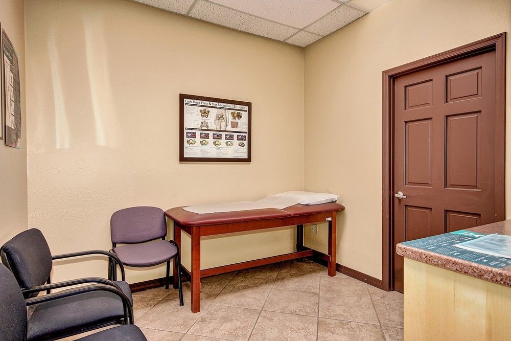 East Valley Medical Office Condo | For Lease: 604 W Warner Rd Bldg B, Chandler, AZ 85225